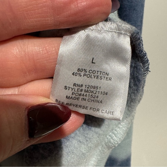 Hippie Rose Blue and White Tie-Dye Sweater. Size Large - Picture 4 of 4